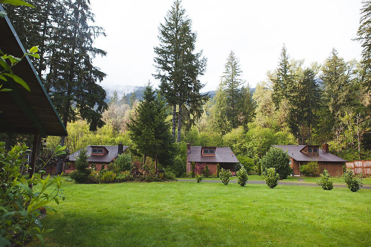 Loloma Lodge And Cabins McKenzie Bridge Esterno foto