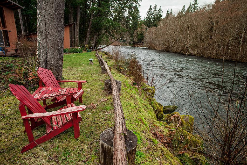Loloma Lodge And Cabins McKenzie Bridge Esterno foto